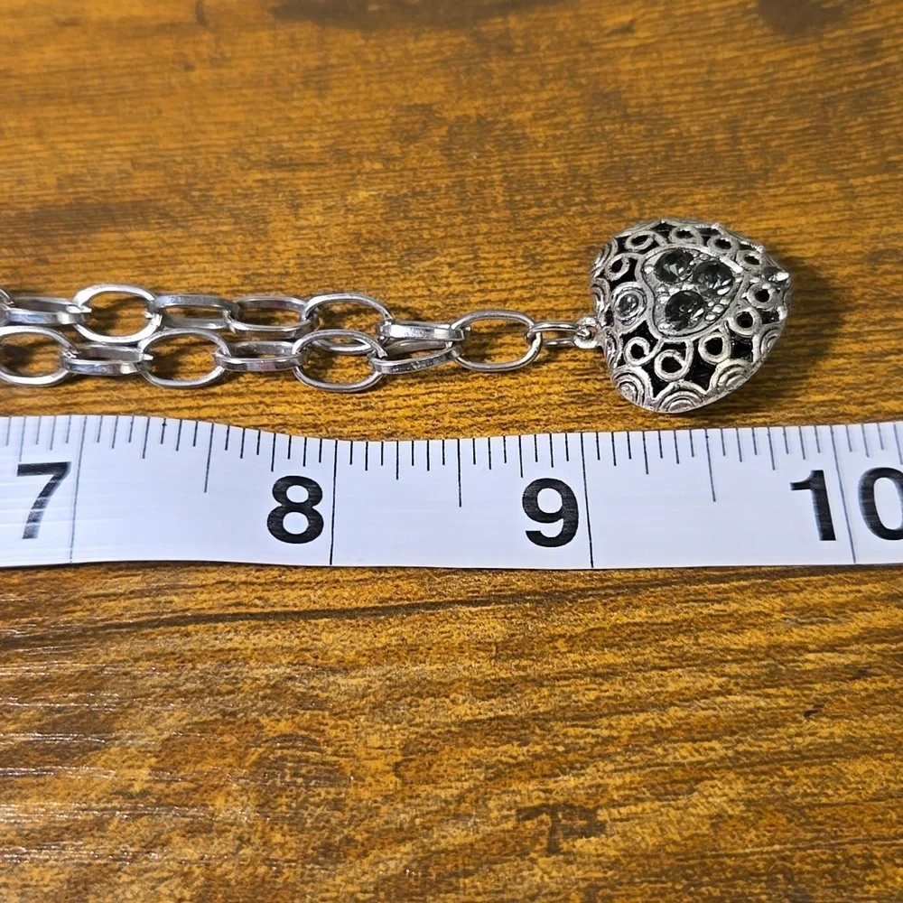 Silver toned heart pendant chain necklace